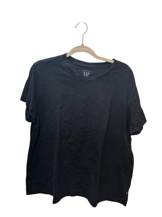 Gap dark grey short-sleeve crew neck t-shirt.