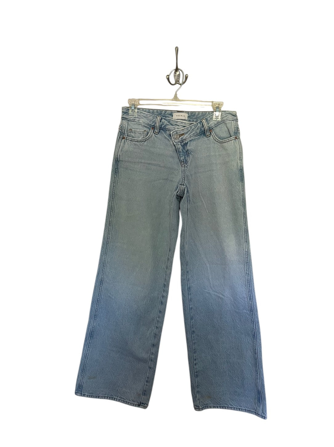 Pacsun Casey low rise baggy light wash jeans.