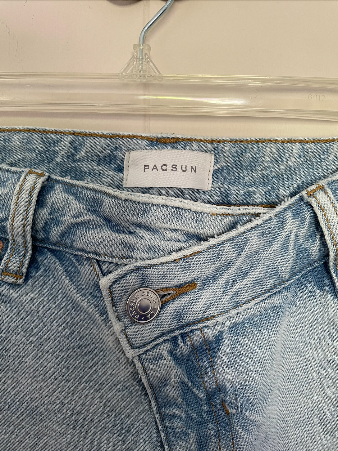 Pacsun Casey low rise baggy light wash jeans.